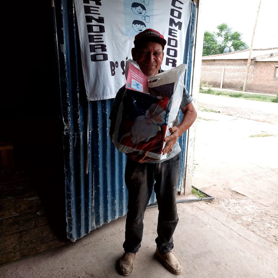 Cena navideña para familias en Chaco — A.M.A.S.