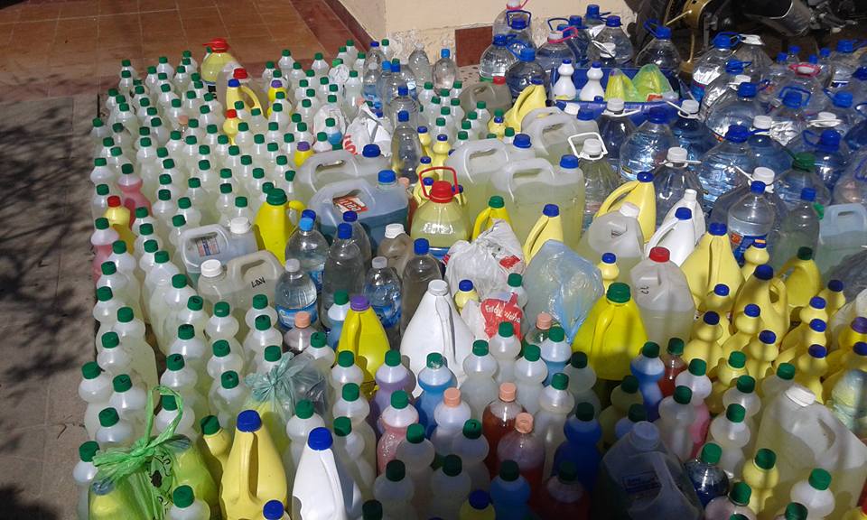 AMAS-donacion-de-alimentos-detergente-y-agua-moron-argentina-agosto-2015-001
