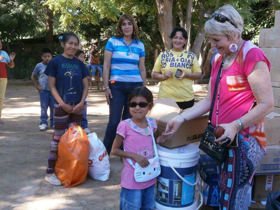 AMAS-donacion-de-aparato-braile-para-nina-no-vidente-escuela-wichi-noviembre-2014